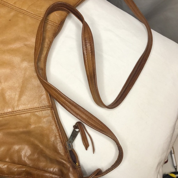CONTESSA Vintage caramel brown genuine leather hobo style handbag. - Picture 7 of 11